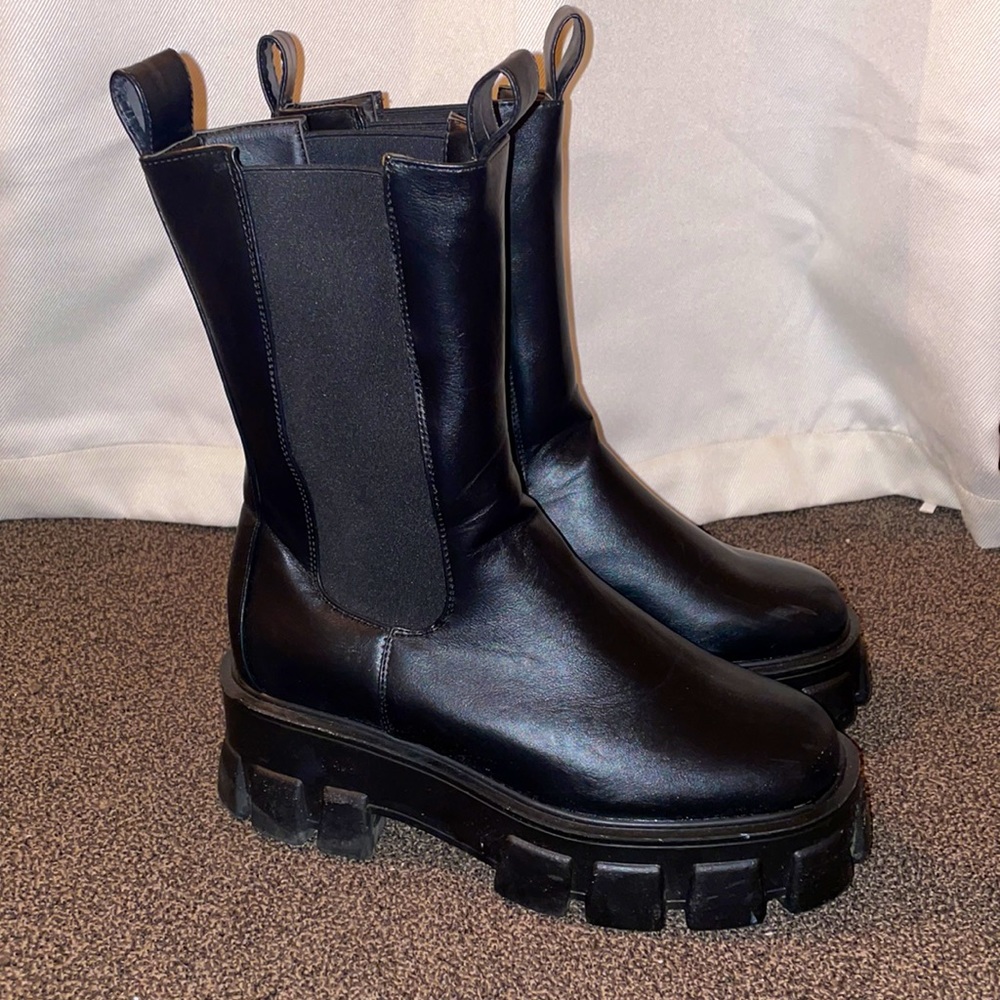 PrettyLittleThing chunky Chelsea boot